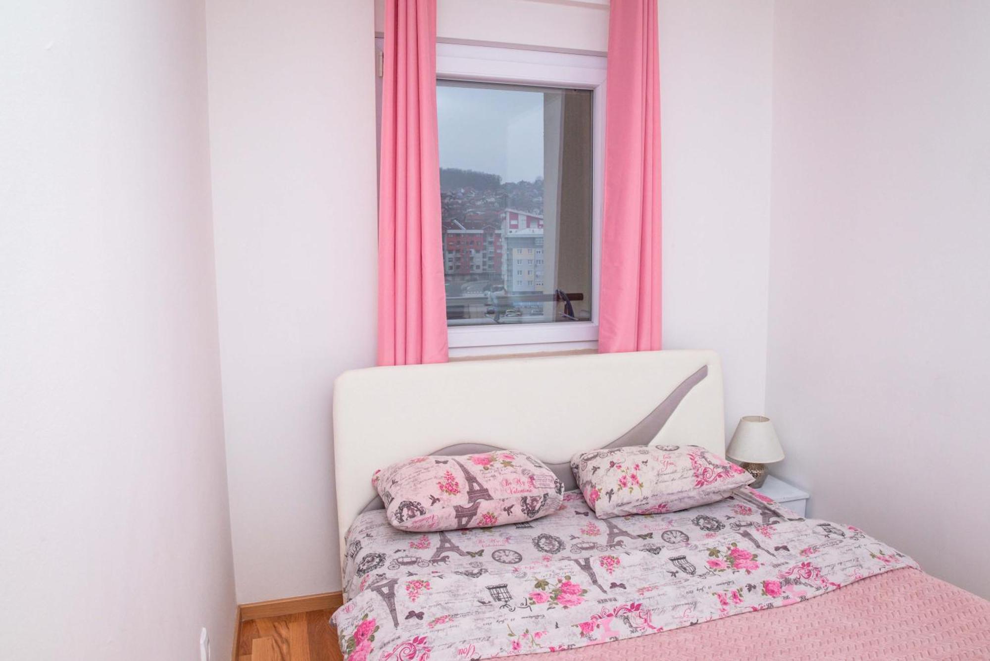 Apartman Royal 2 Doboj Exteriör bild